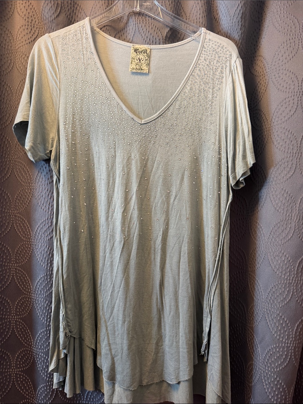 Vocal Embellished V-Neck Women’s Top - Gray